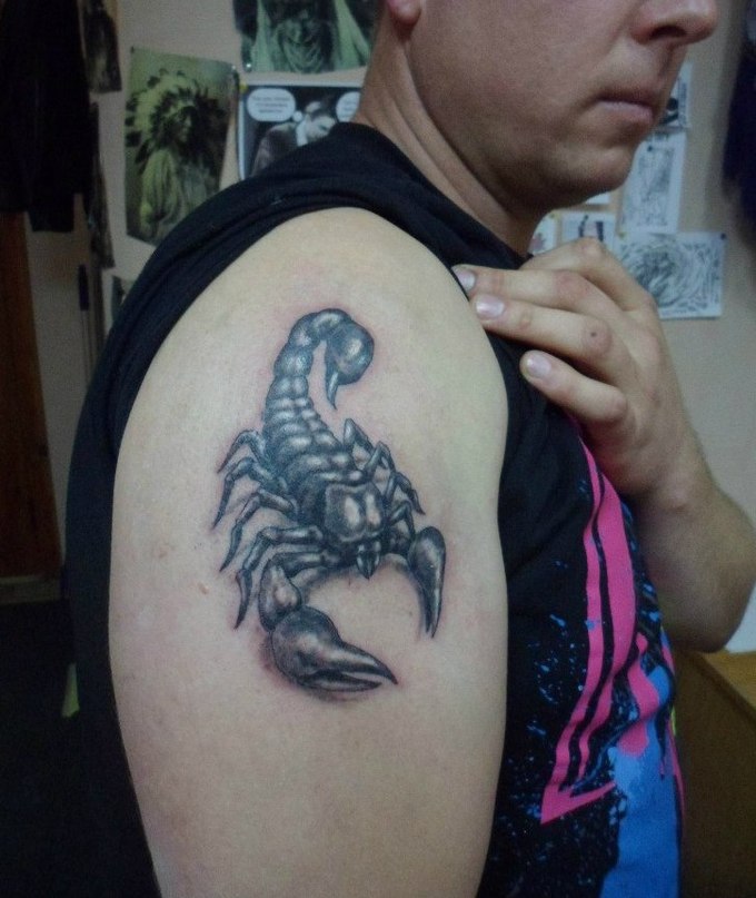 Тату на плече мужские Скорпион самые красивые